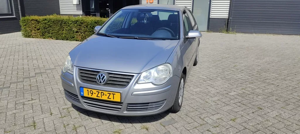 Volkswagen Polo (2008) — foto 1
