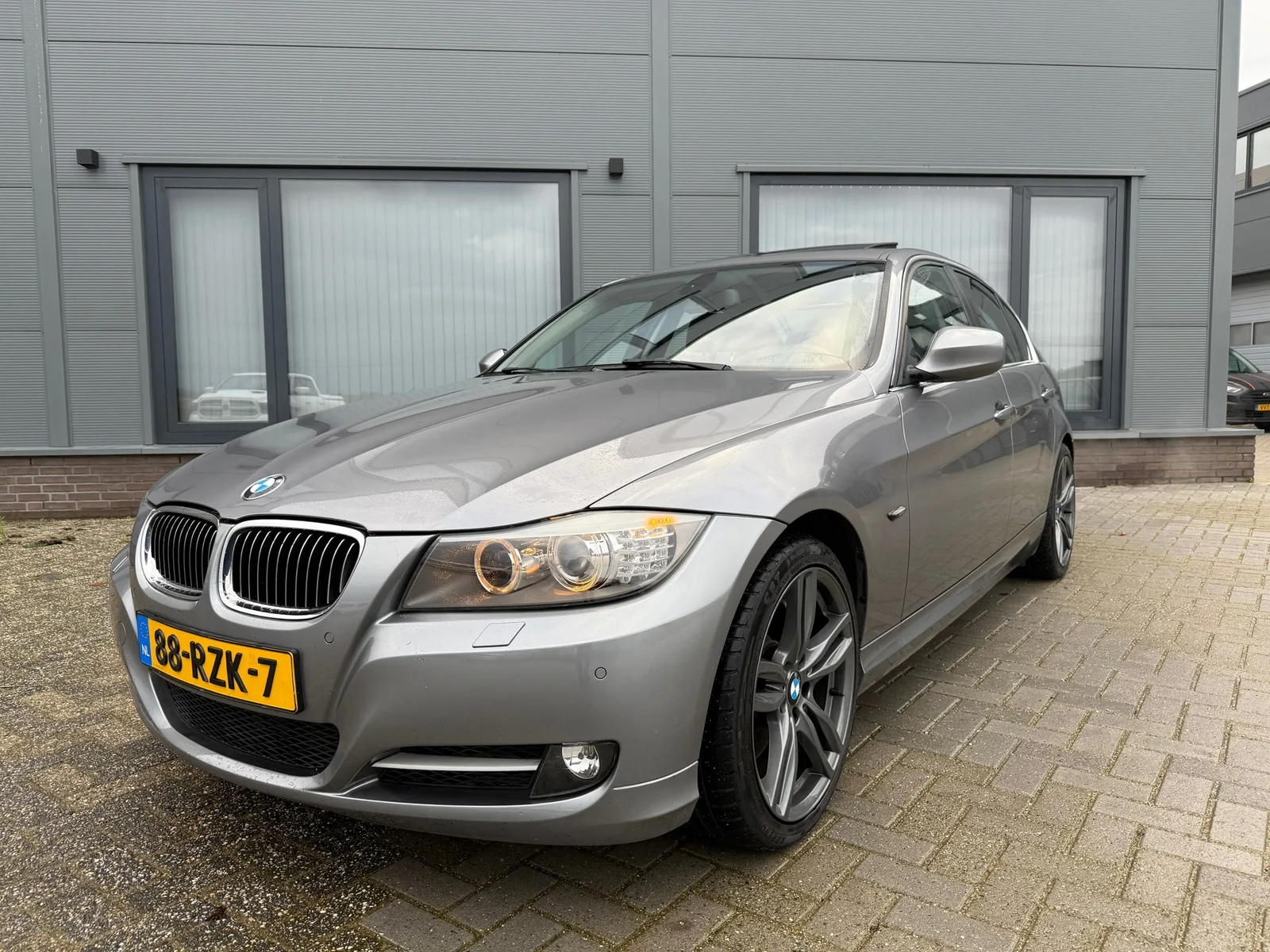 BMW 3-Serie (2011) — foto 1
