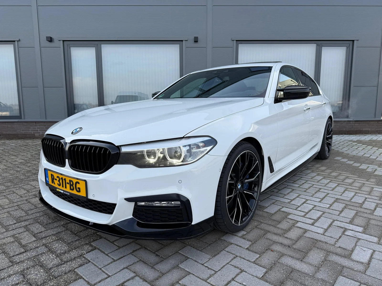 BMW 5-Serie (2017) — foto 1