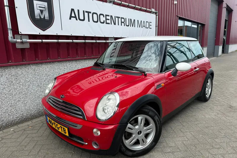 MINI Cooper (2006)