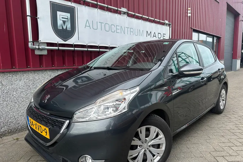 Peugeot 208 (2012)