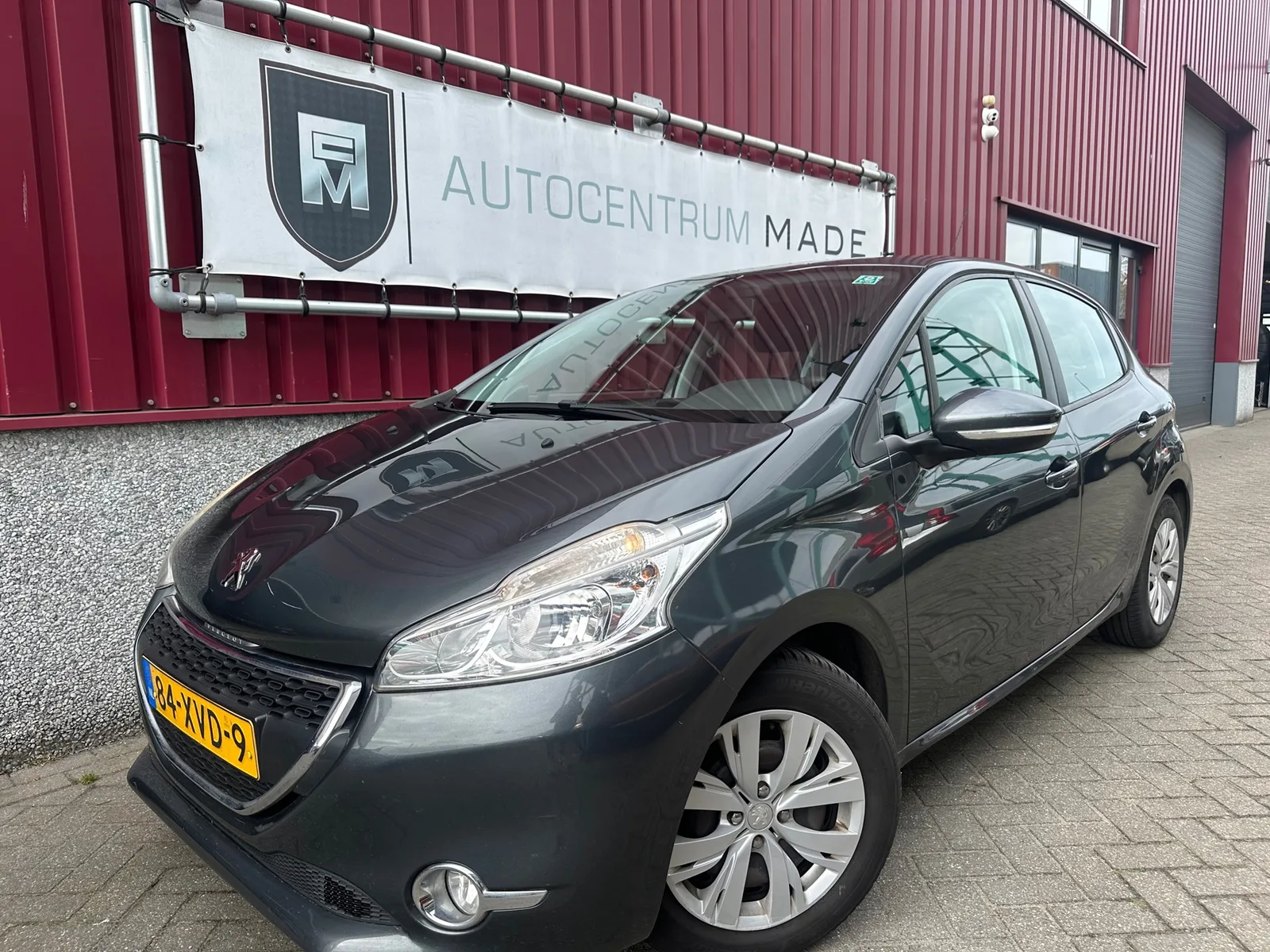 Peugeot 208 (2012) — foto 1