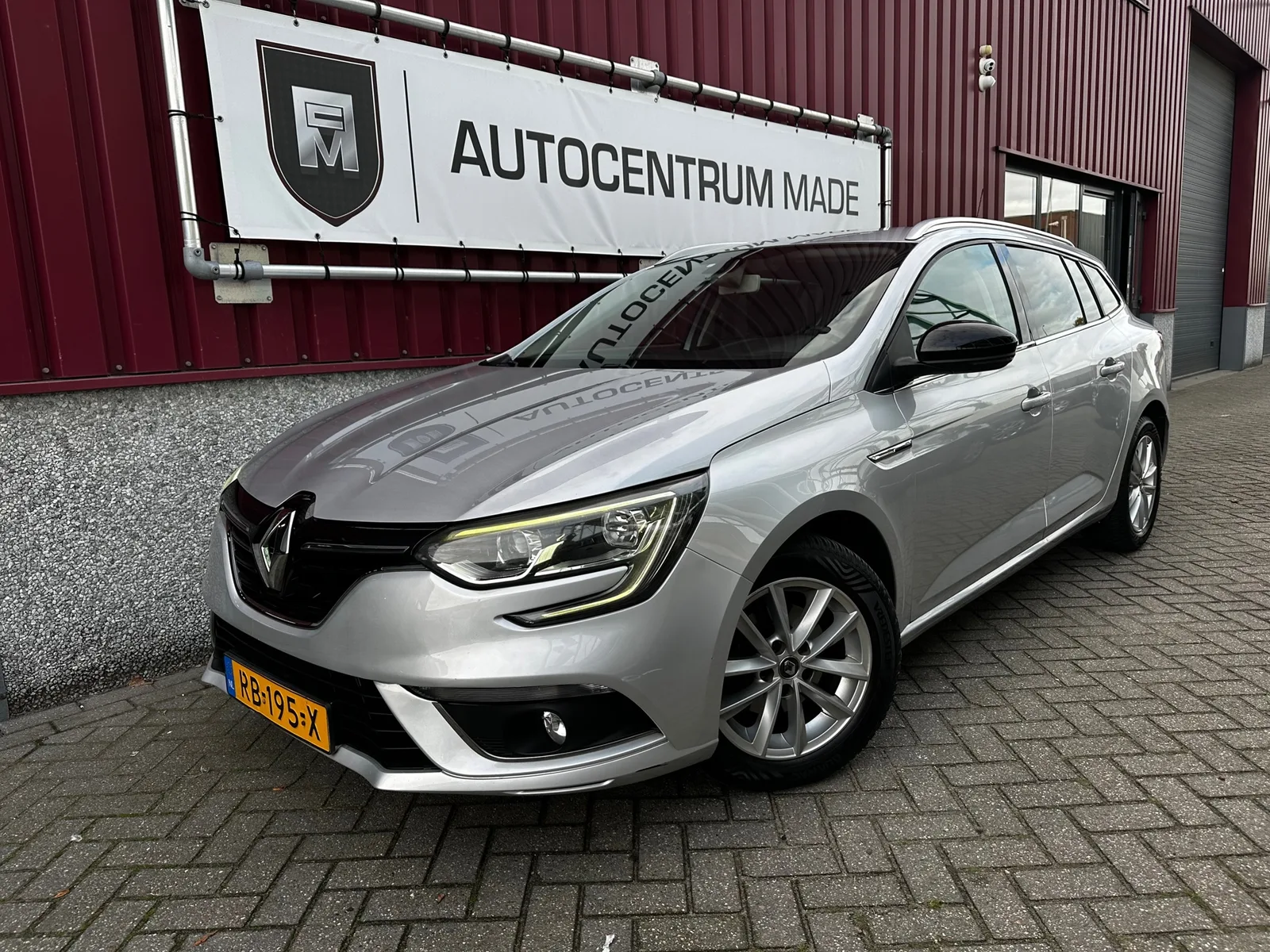 Renault Mégane (2017) — foto 1