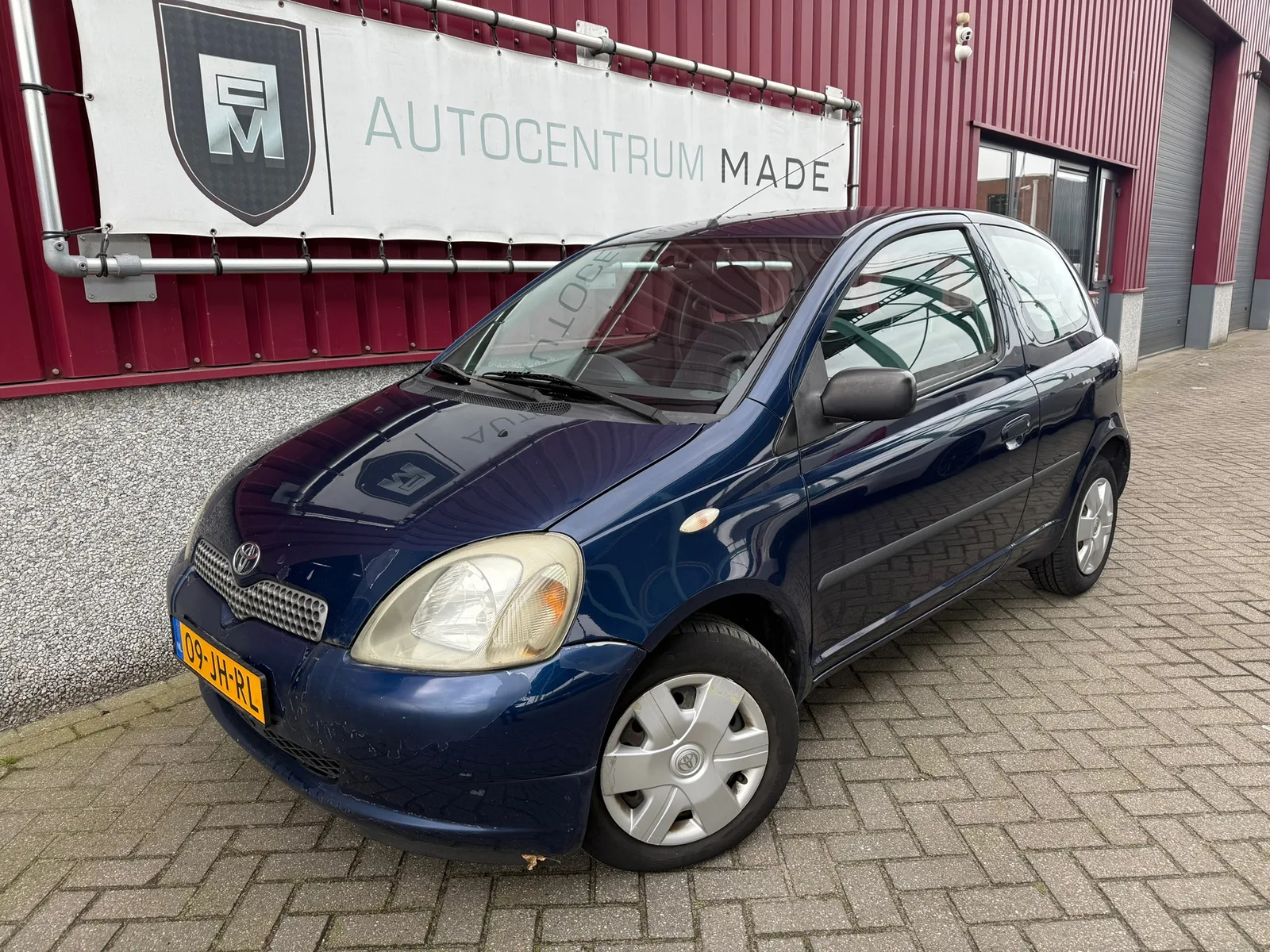 Toyota Yaris (2002) — foto 1