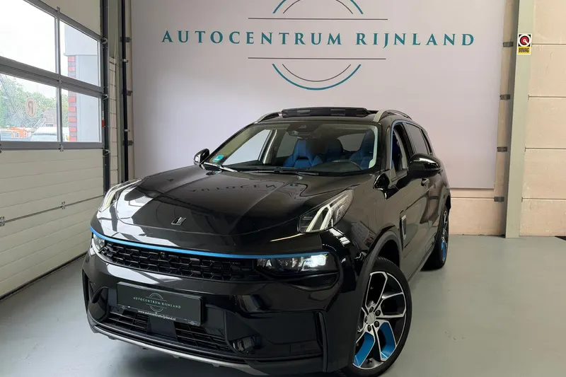 Lynk & Co 01 (2022)