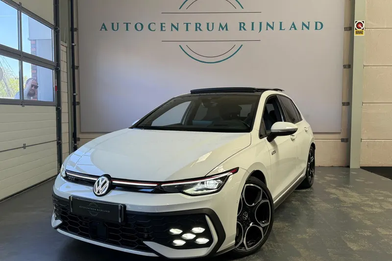 Volkswagen Golf (2024)