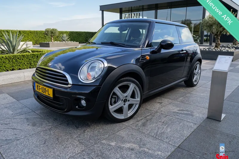 MINI One (2011)