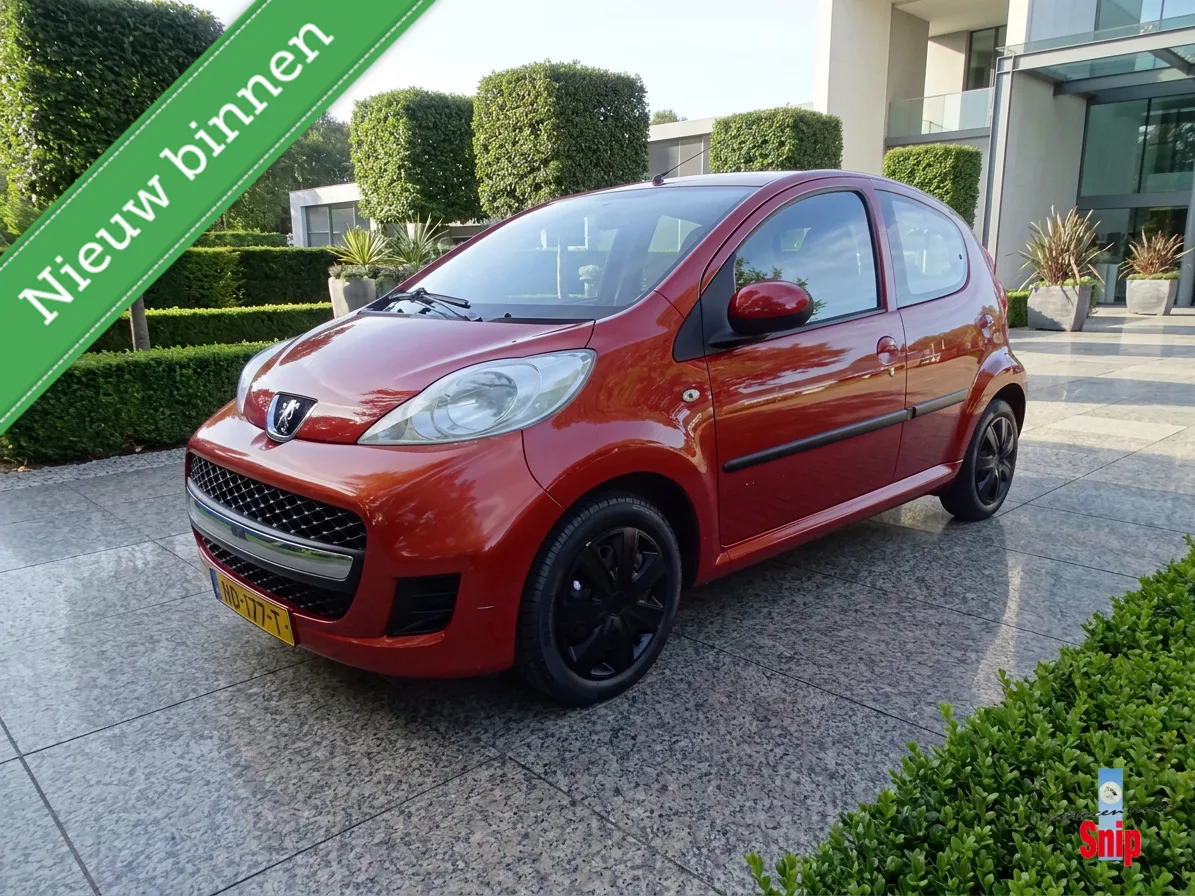 Peugeot 107 (2009) — foto 1