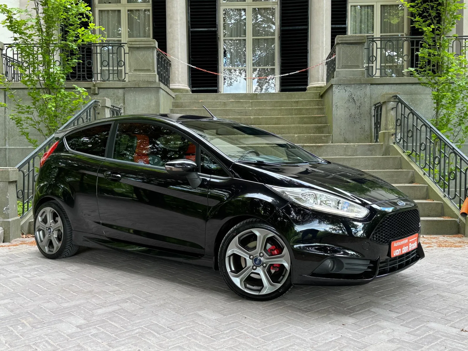 Ford Fiesta (2013) — foto 1