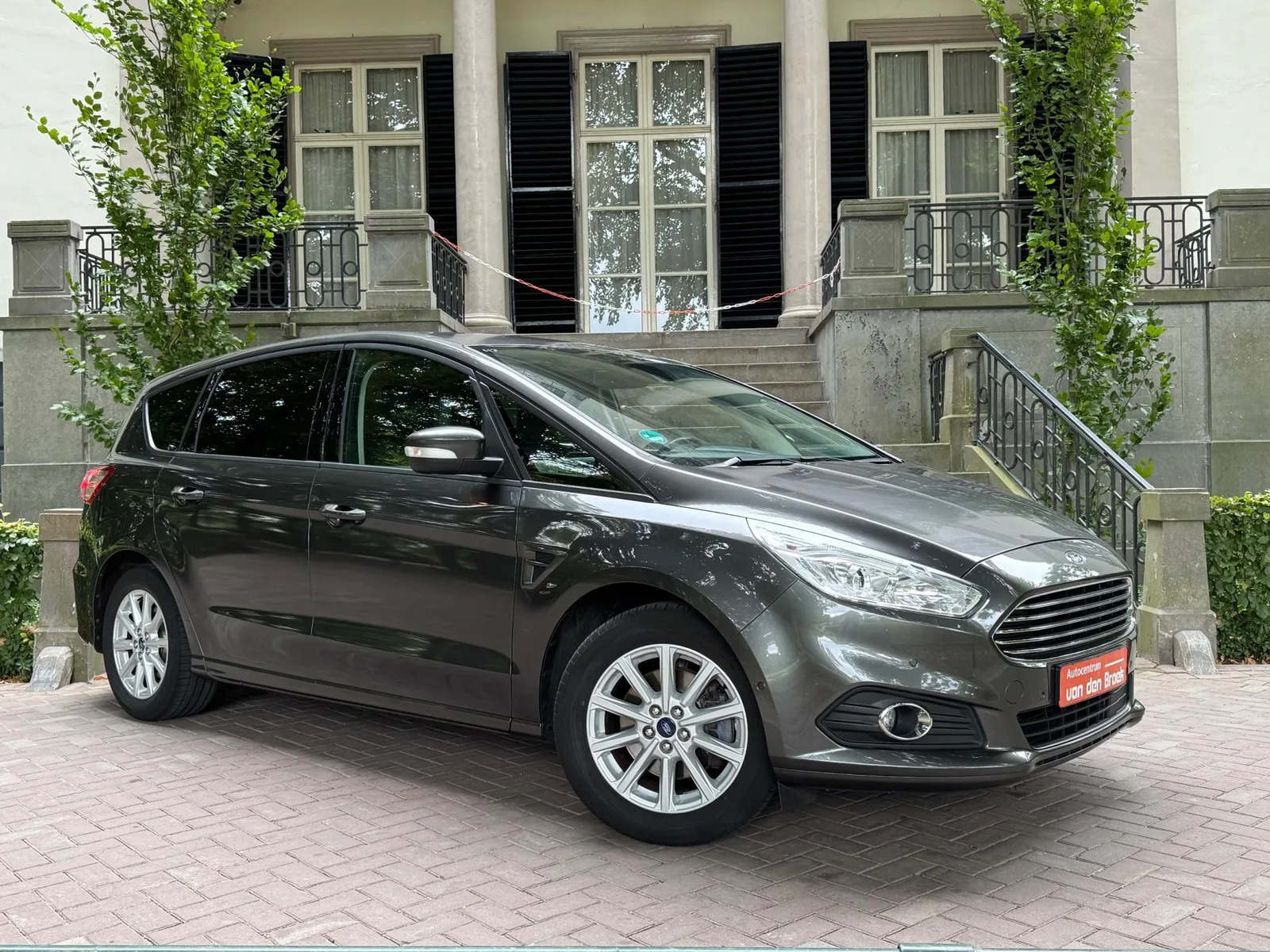 Ford S-Max (2016) — foto 1