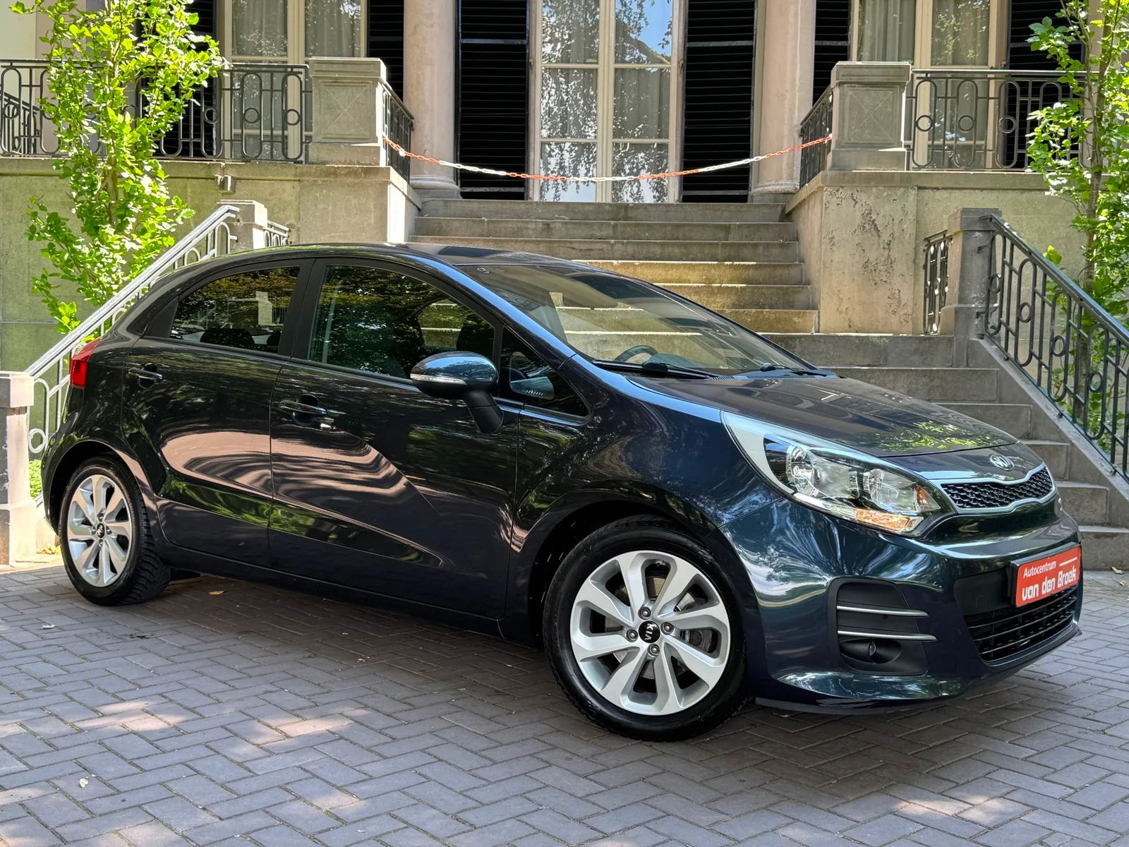 Kia Rio (2015) — foto 1