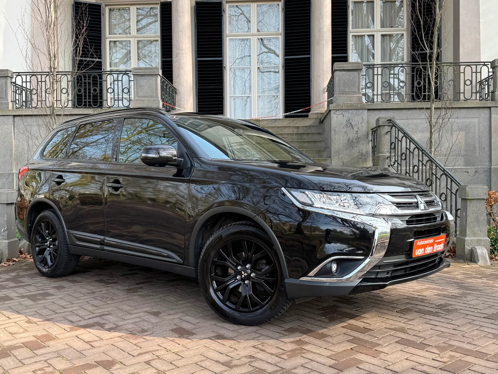 Mitsubishi Outlander (2018) — foto 1