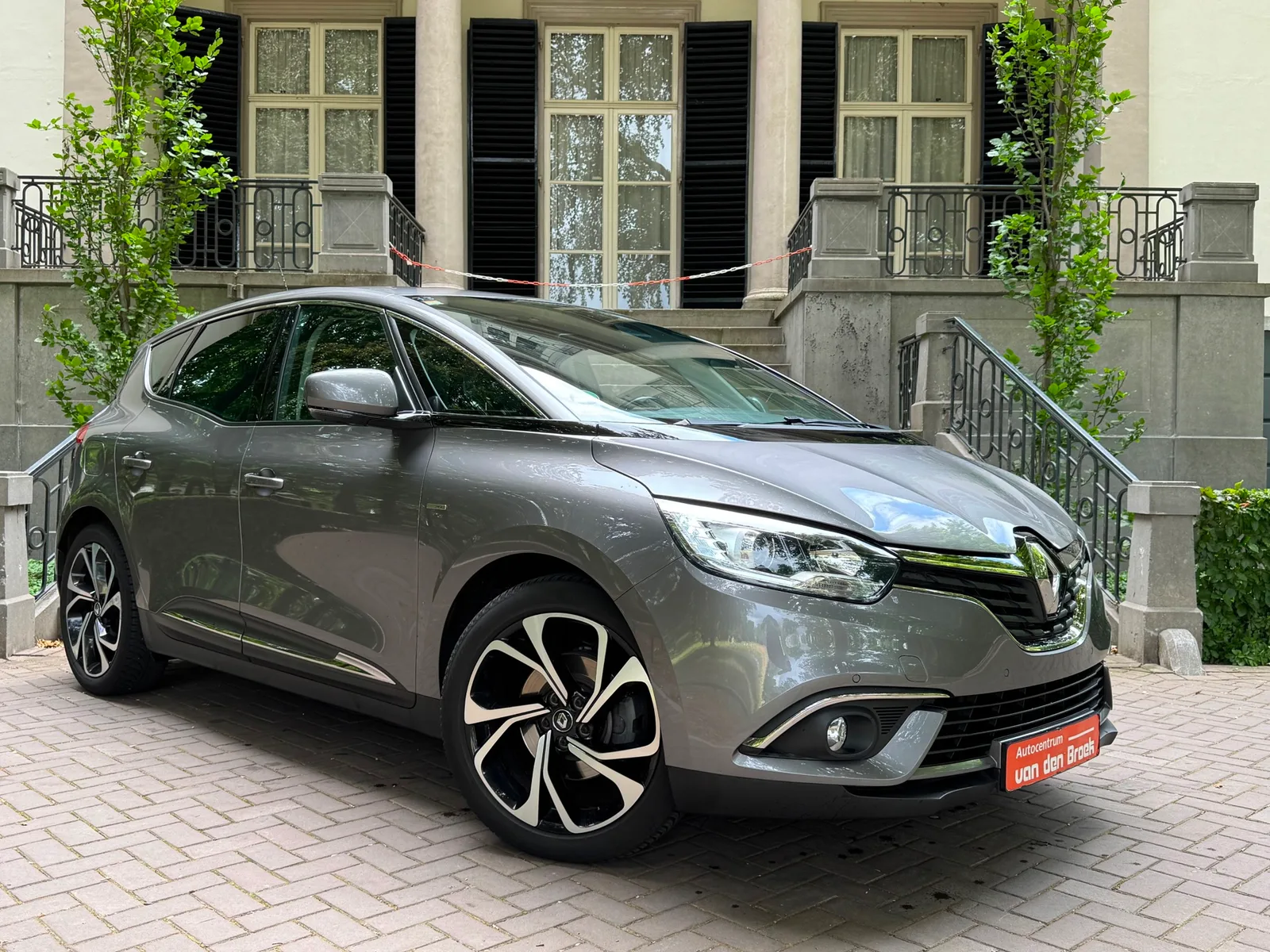 Renault Scénic (2016) — foto 1