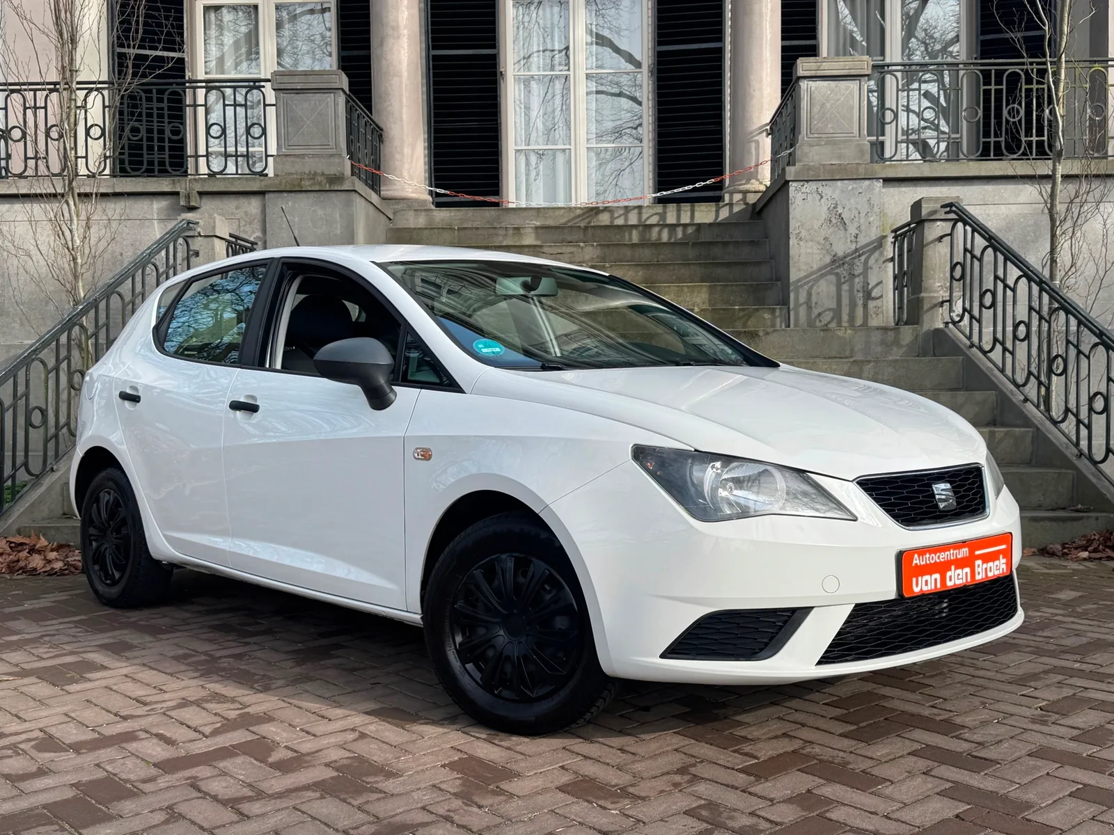 SEAT Ibiza (2013) — foto 1