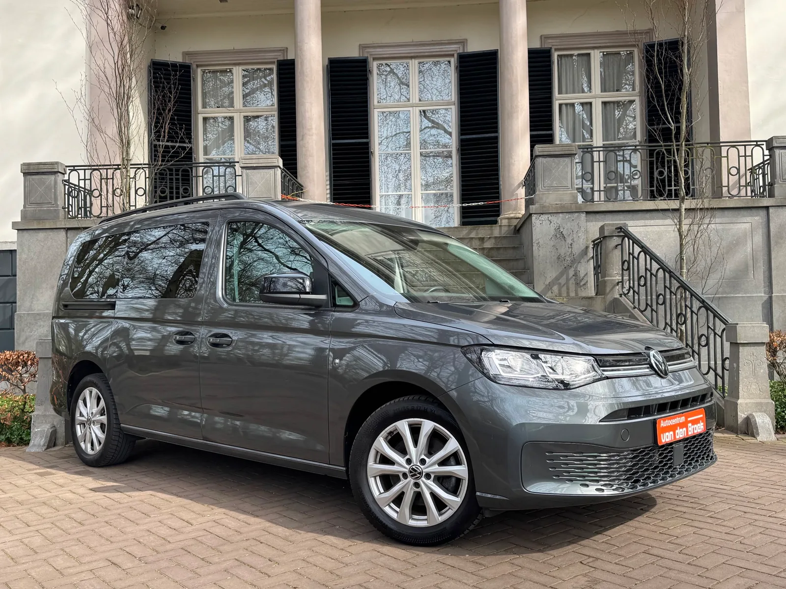 Volkswagen Caddy Maxi (2022) — foto 1