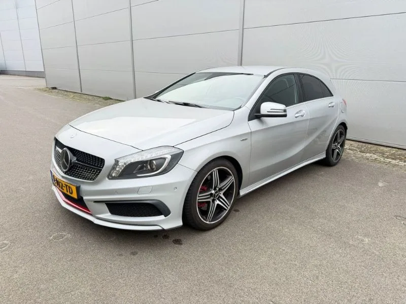 Mercedes-Benz A-Klasse (2015) — foto 1