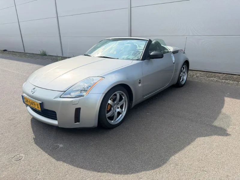 Nissan 350Z (2005) — foto 1