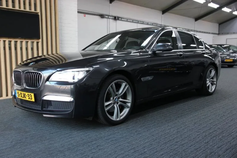 BMW 7-Serie (2014) — foto 1