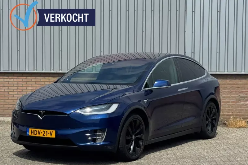 Tesla Model X (2017)