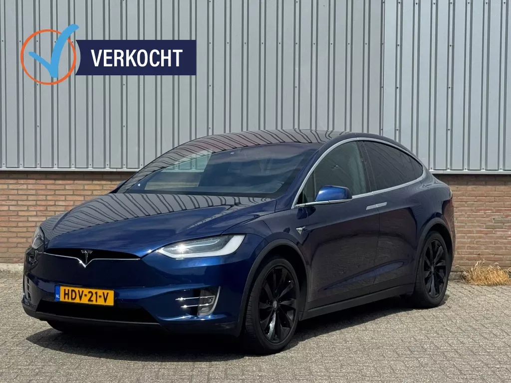 Tesla Model X (2017) — foto 1