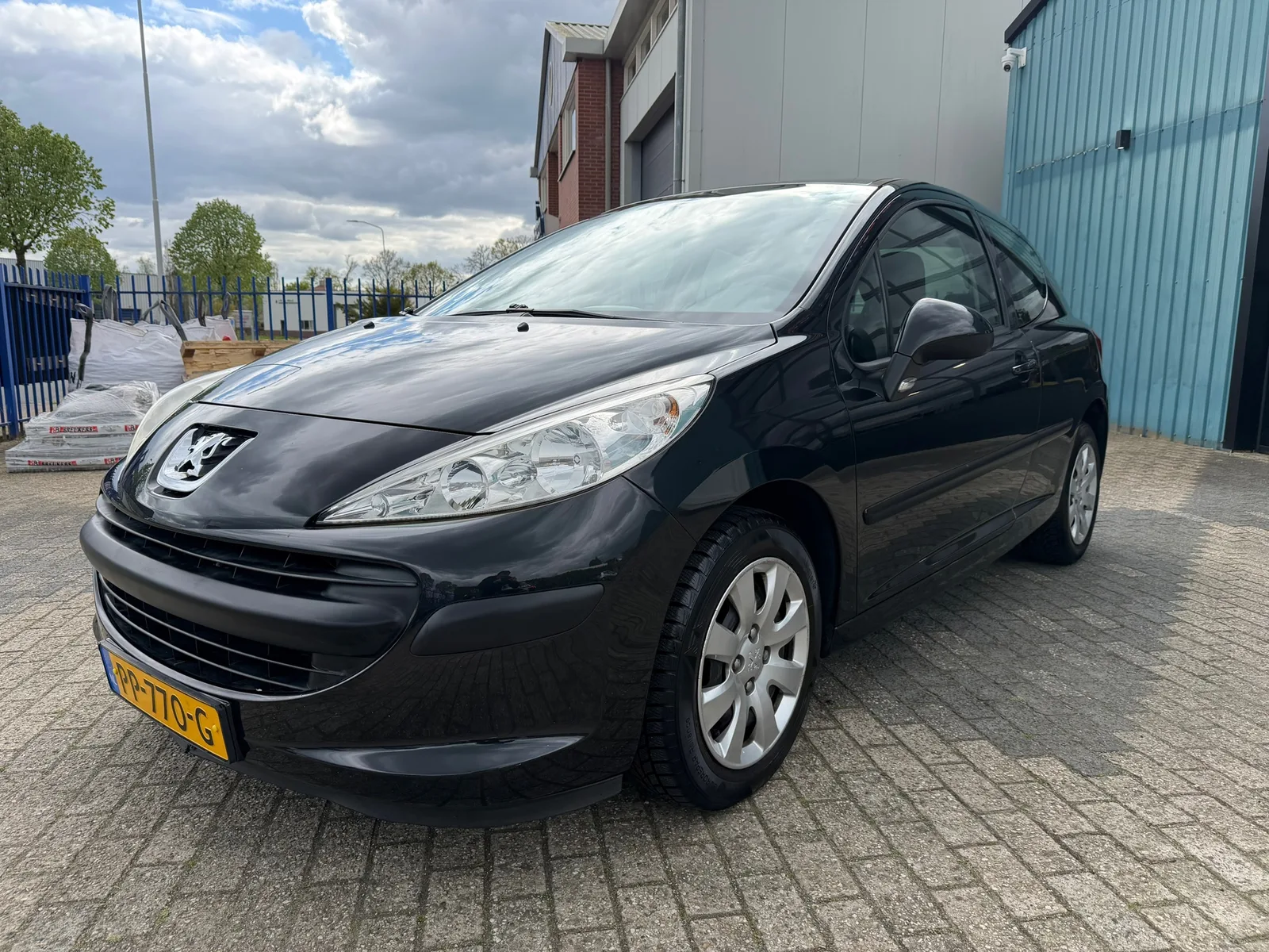 Peugeot 207 (2009) — foto 1