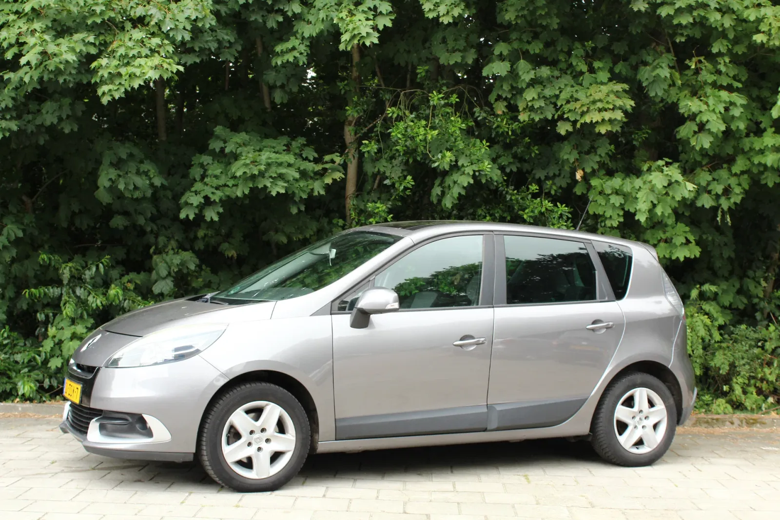 Renault Scénic (2012) — foto 1