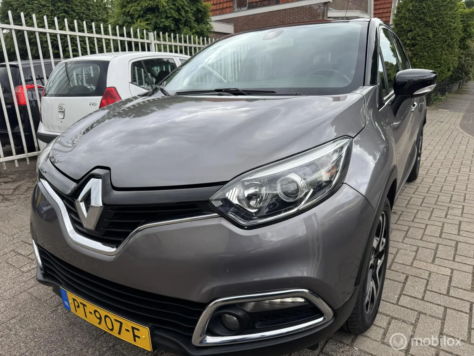 Renault Captur (2016) — foto 1