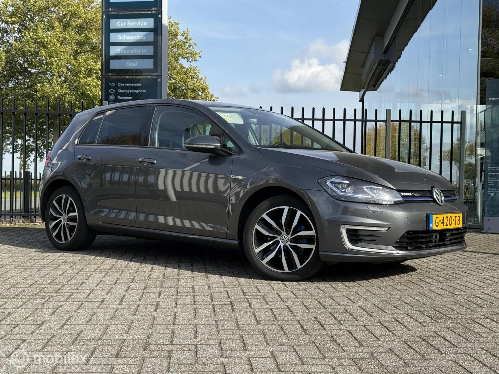 Volkswagen e-Golf (2019) — foto 1