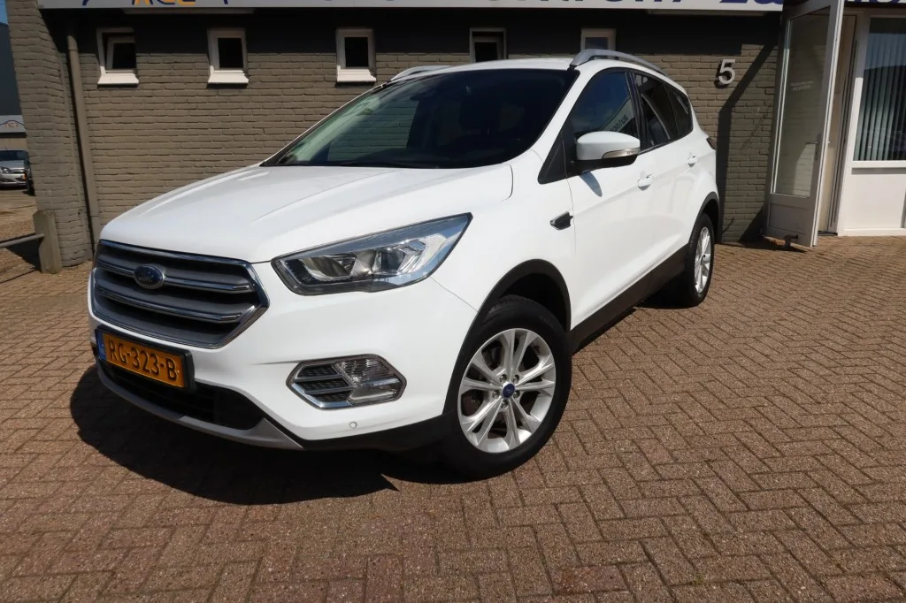 Ford Kuga (2017) — foto 1