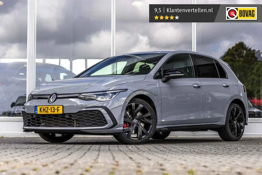 Volkswagen Golf (2022) — foto 1