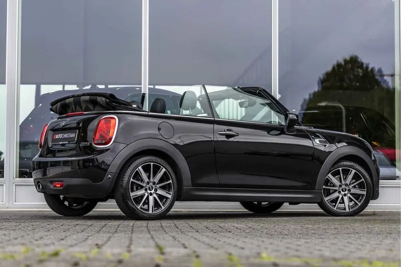 MINI Cooper (2021)