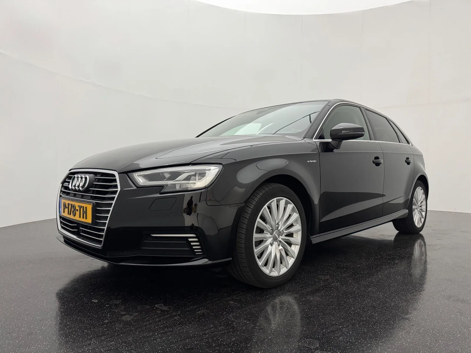 Audi A3 (2018) — foto 1