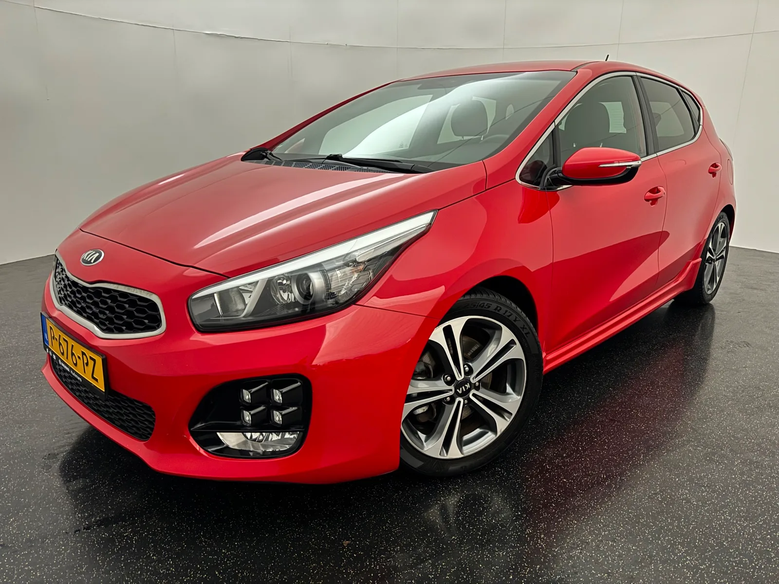 Kia Ceed (2016) — foto 1