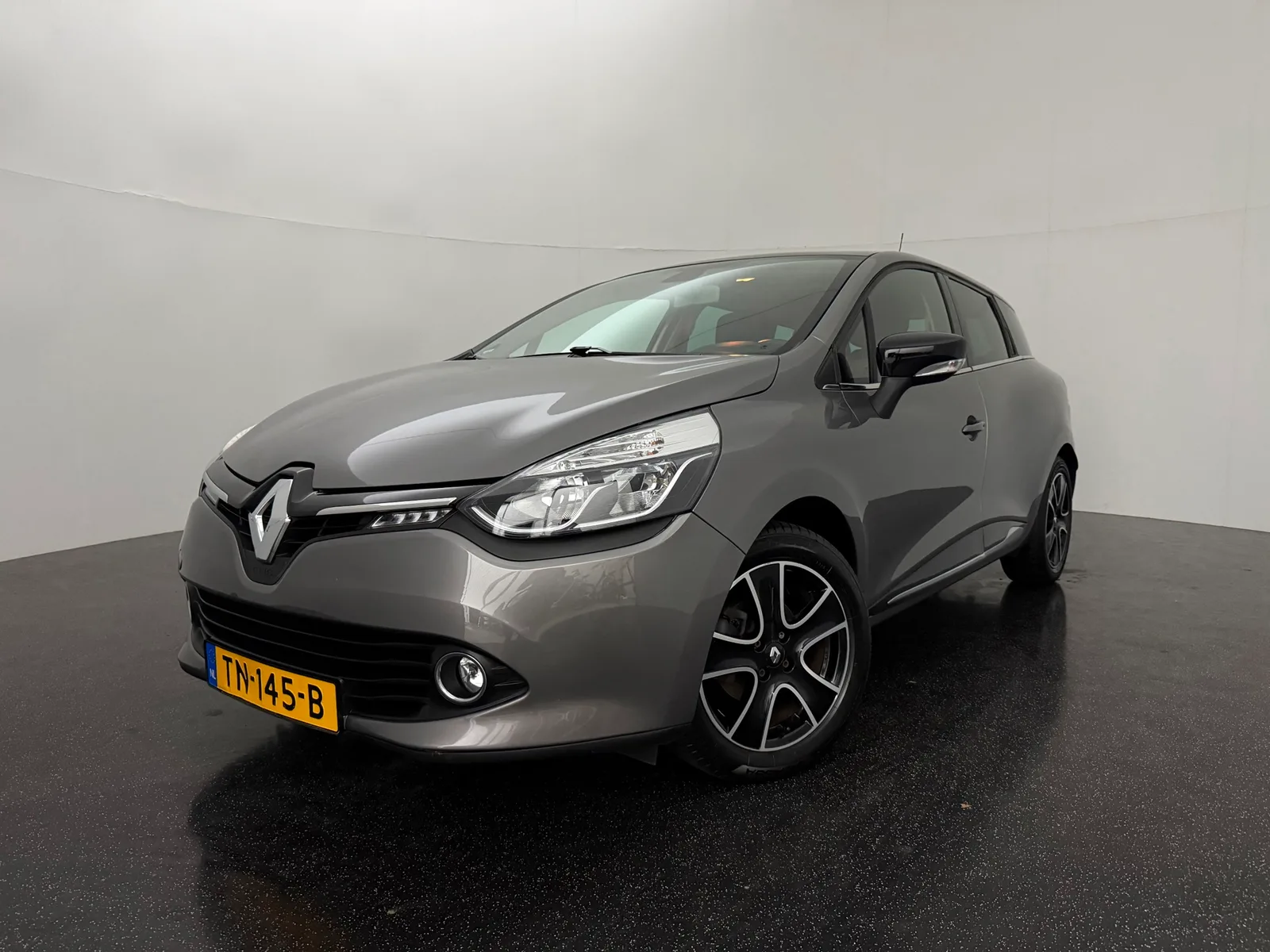 Renault Clio (2015) — foto 1