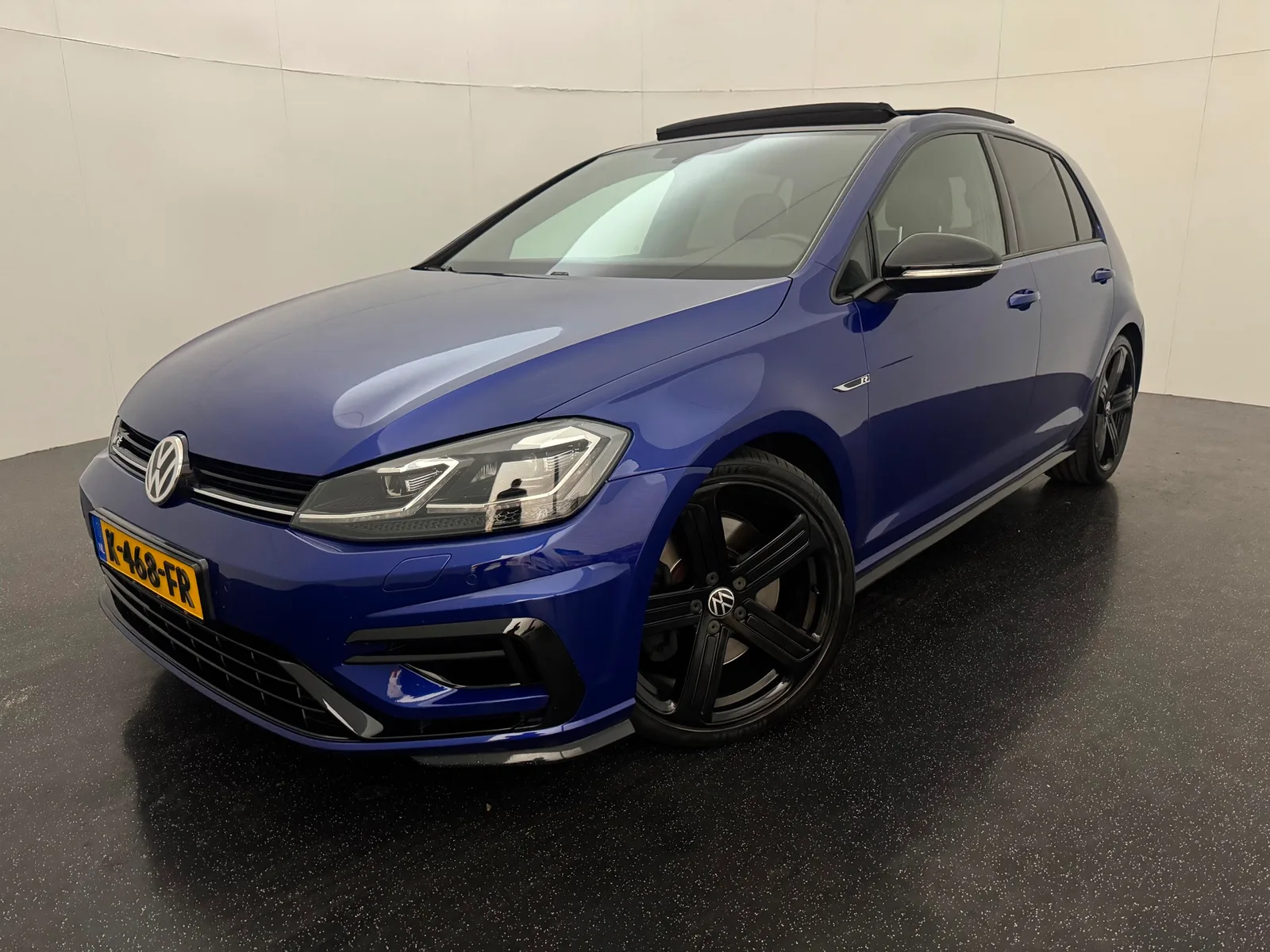Volkswagen Golf (2019) — foto 1