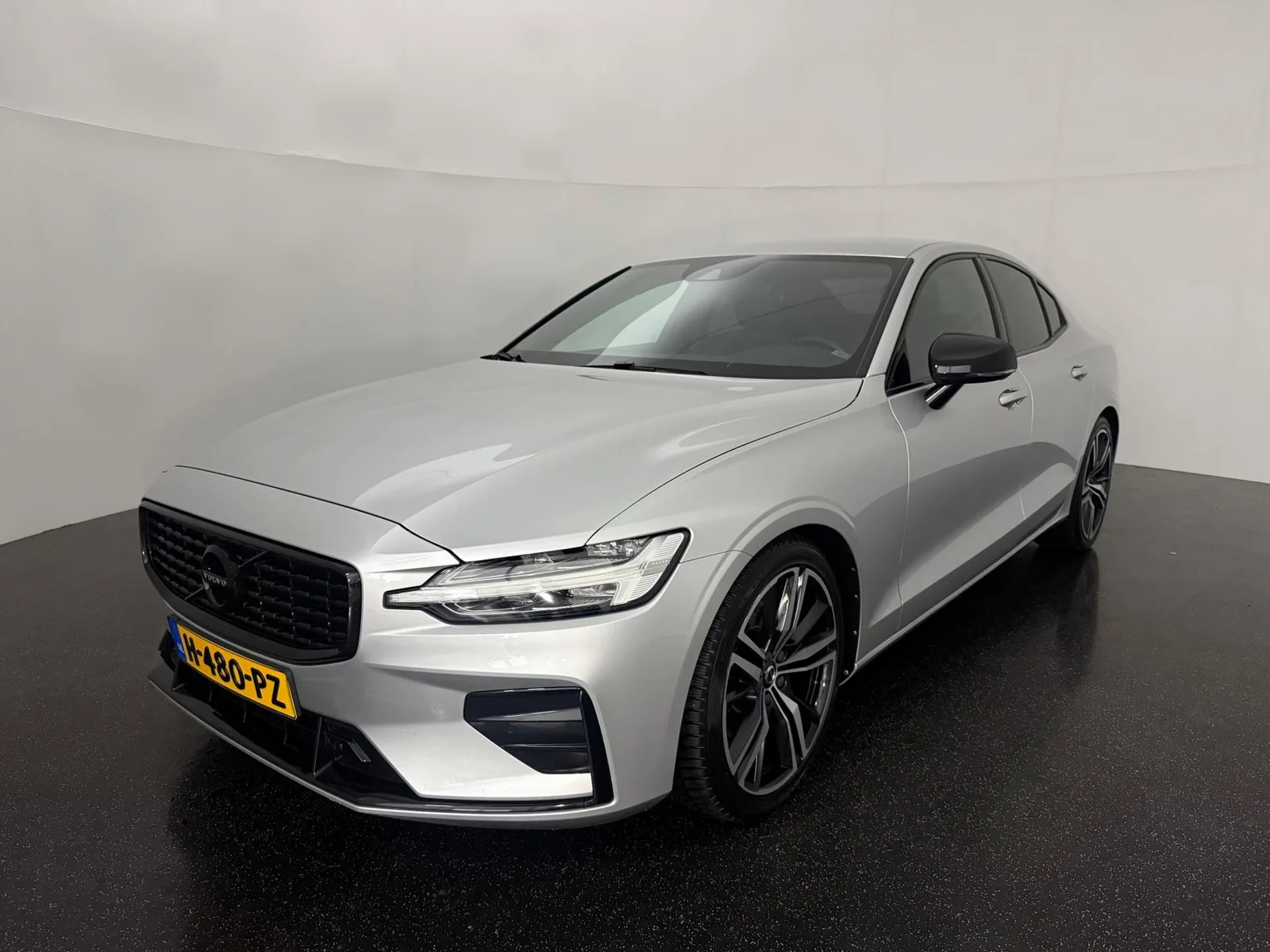 Volvo S60 (2020) — foto 1