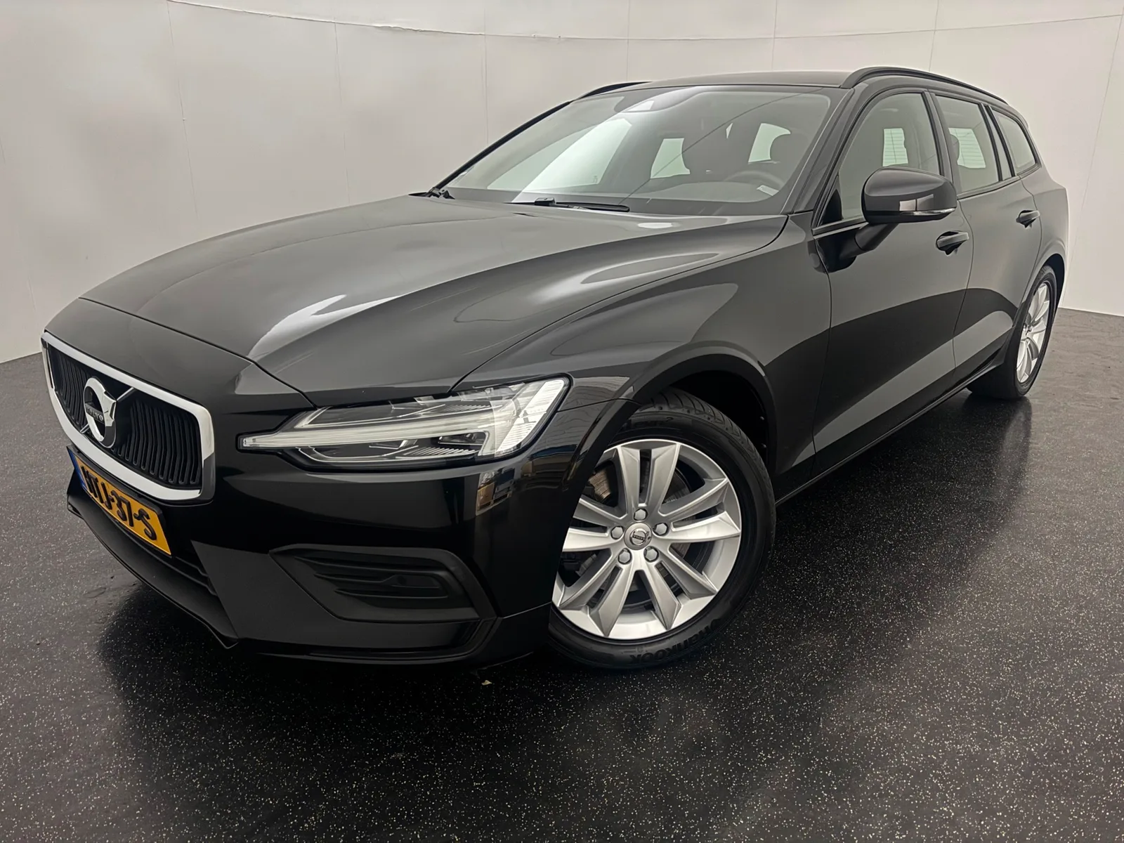 Volvo V60 (2021) — foto 1