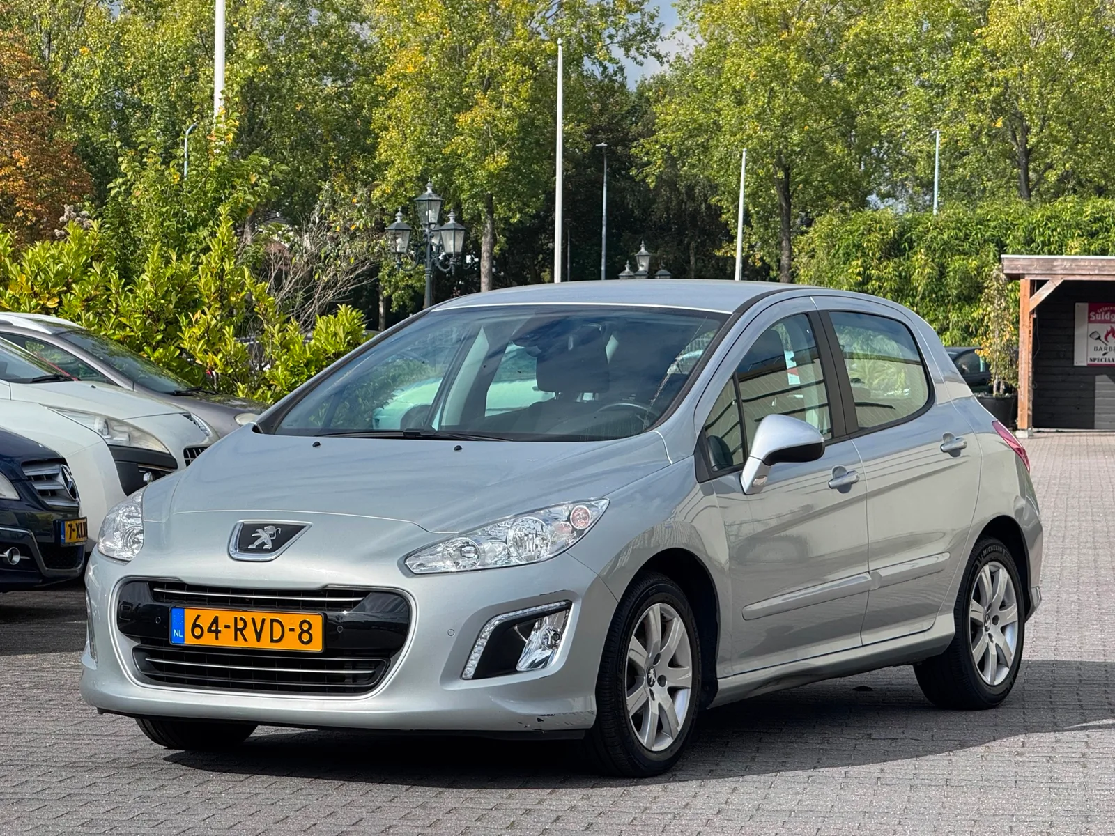 Peugeot 308 (2011) — foto 1