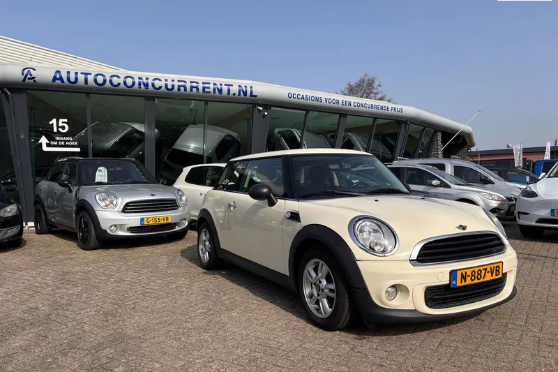 MINI One (2010)