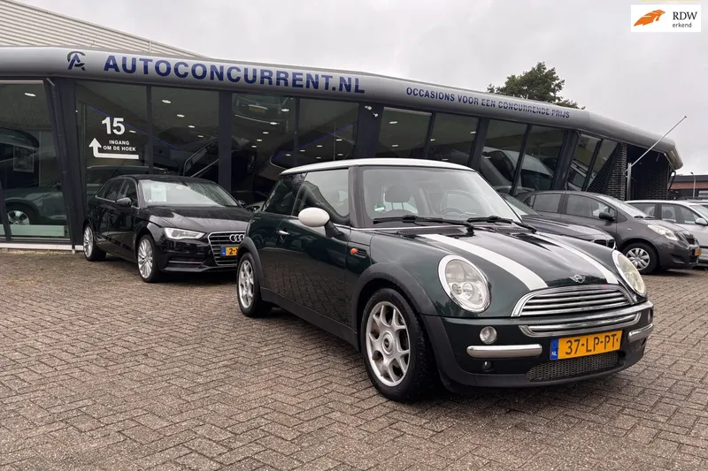 MINI Cooper (2003)