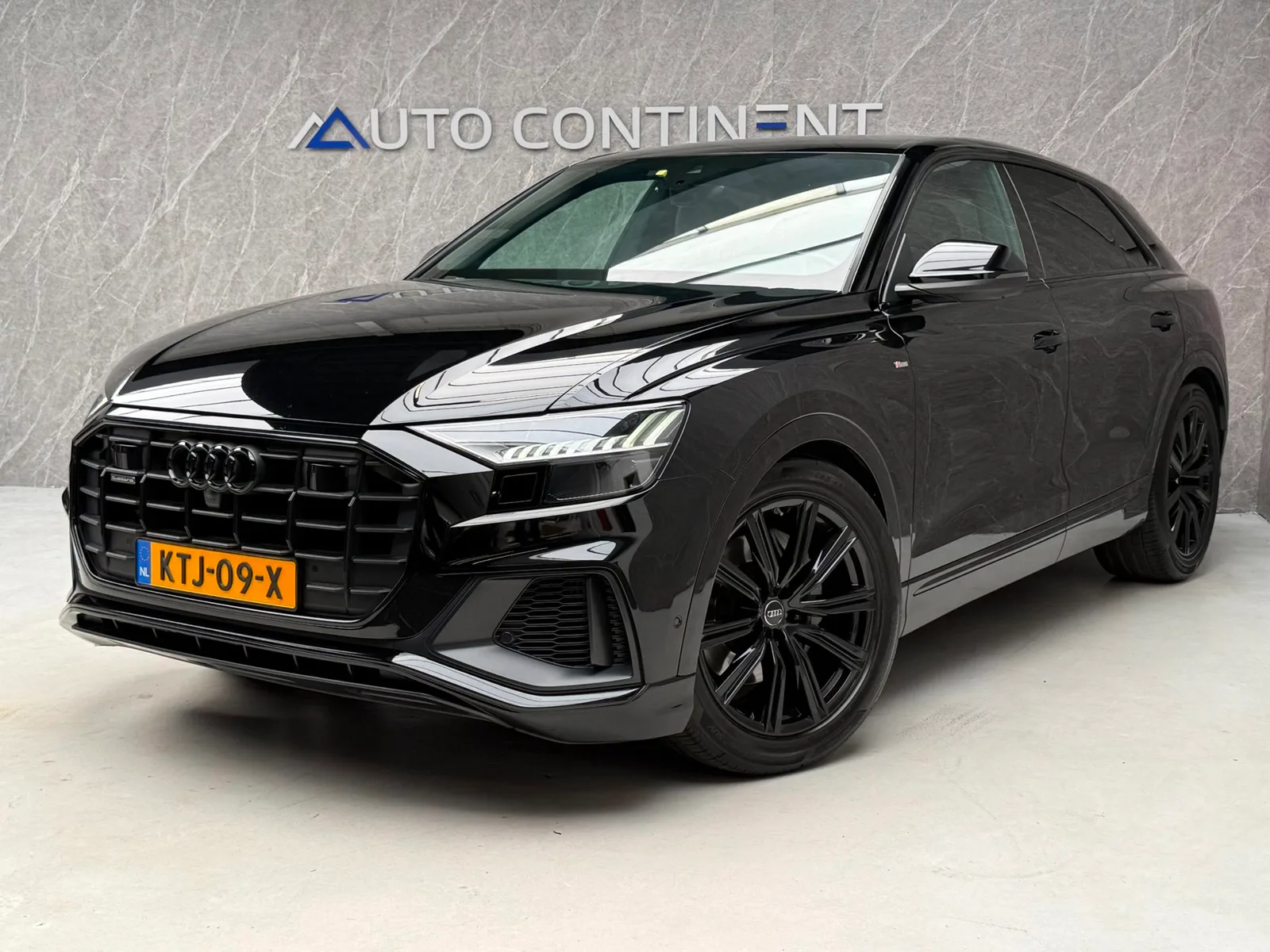 Audi Q8 (2019) — foto 1