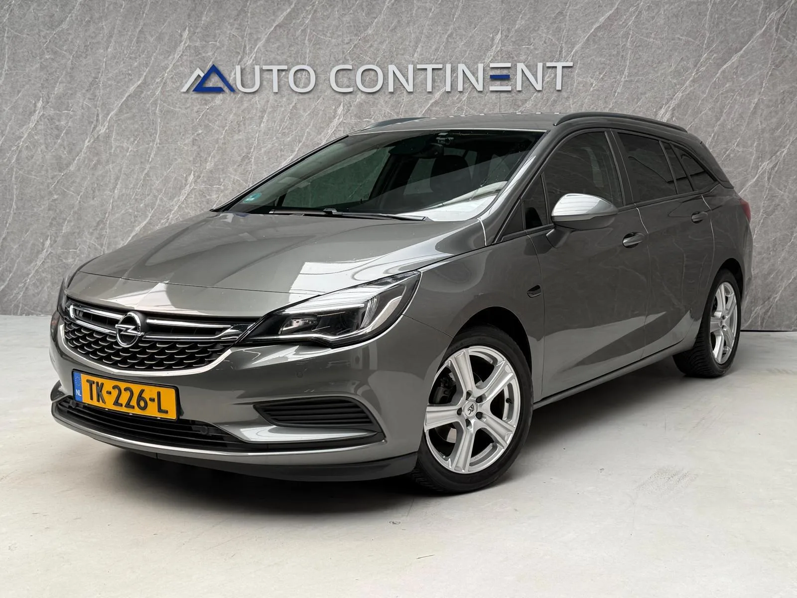 Opel Astra Sports Tourer (2018) — foto 1