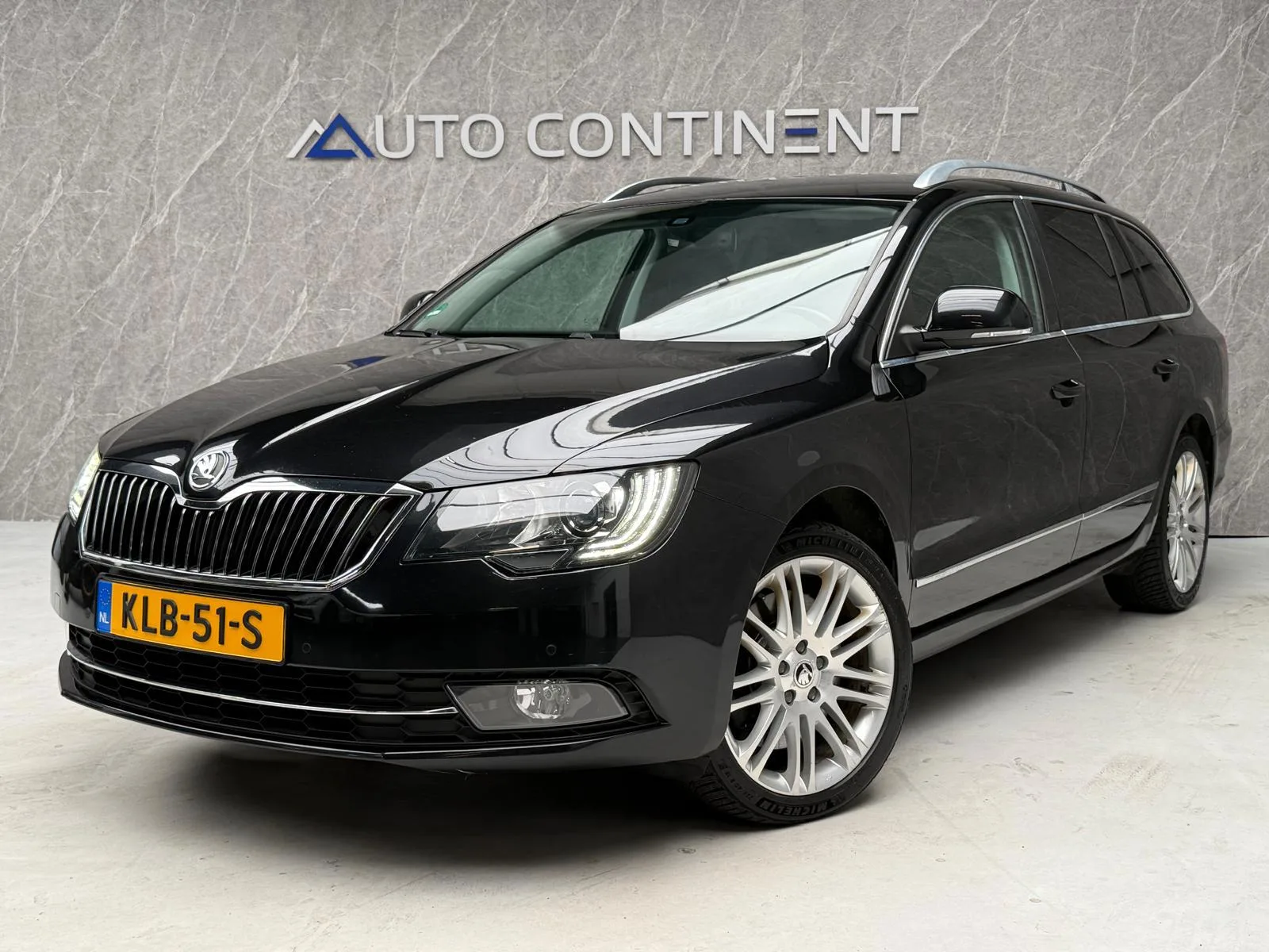 Škoda Superb (2014) — foto 1