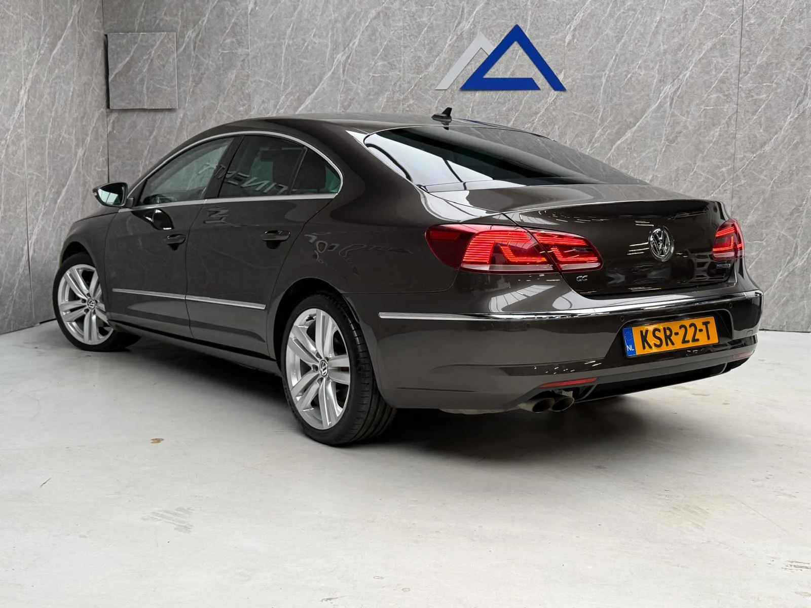 Volkswagen Passat (2014) — foto 1