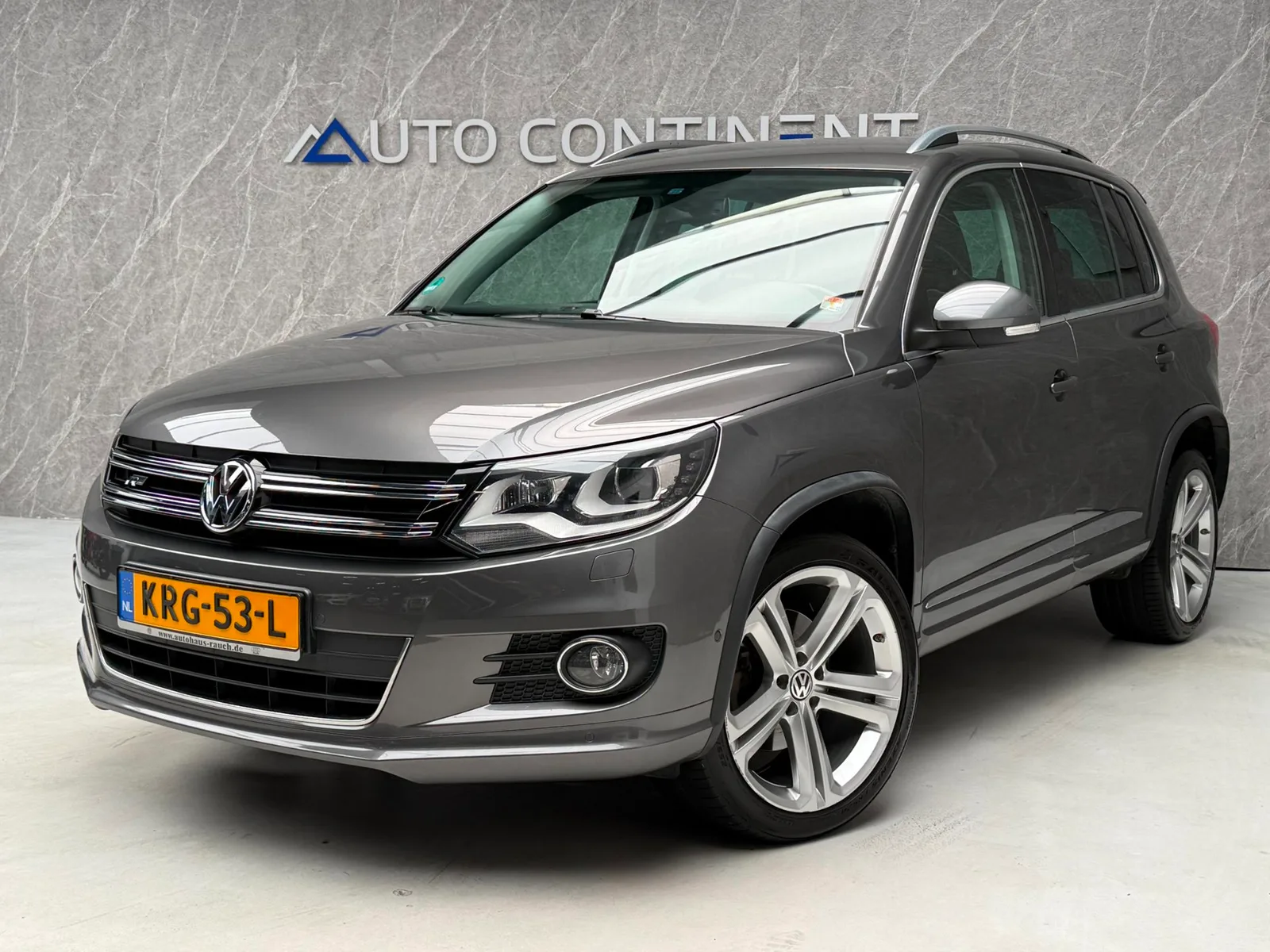 Volkswagen Tiguan (2012) — foto 1