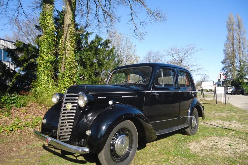 Vauxhall Twelve hp HIX (1948)