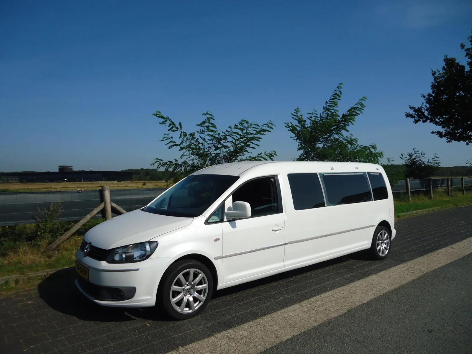 Volkswagen Caddy (2006) — foto 1