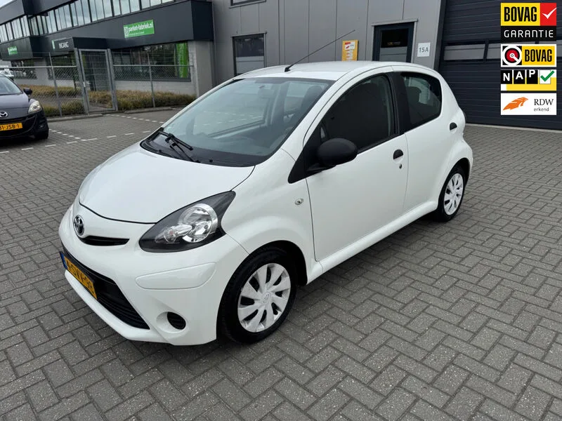 Toyota Aygo (2014) — foto 1