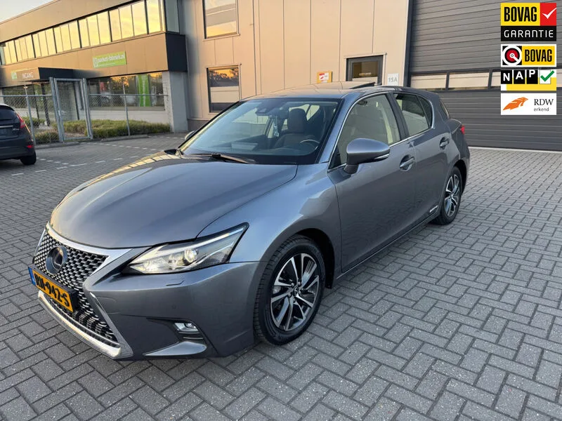 Lexus CT (2017) — foto 1