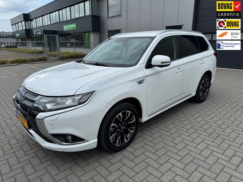 Mitsubishi Outlander (2015) — foto 1